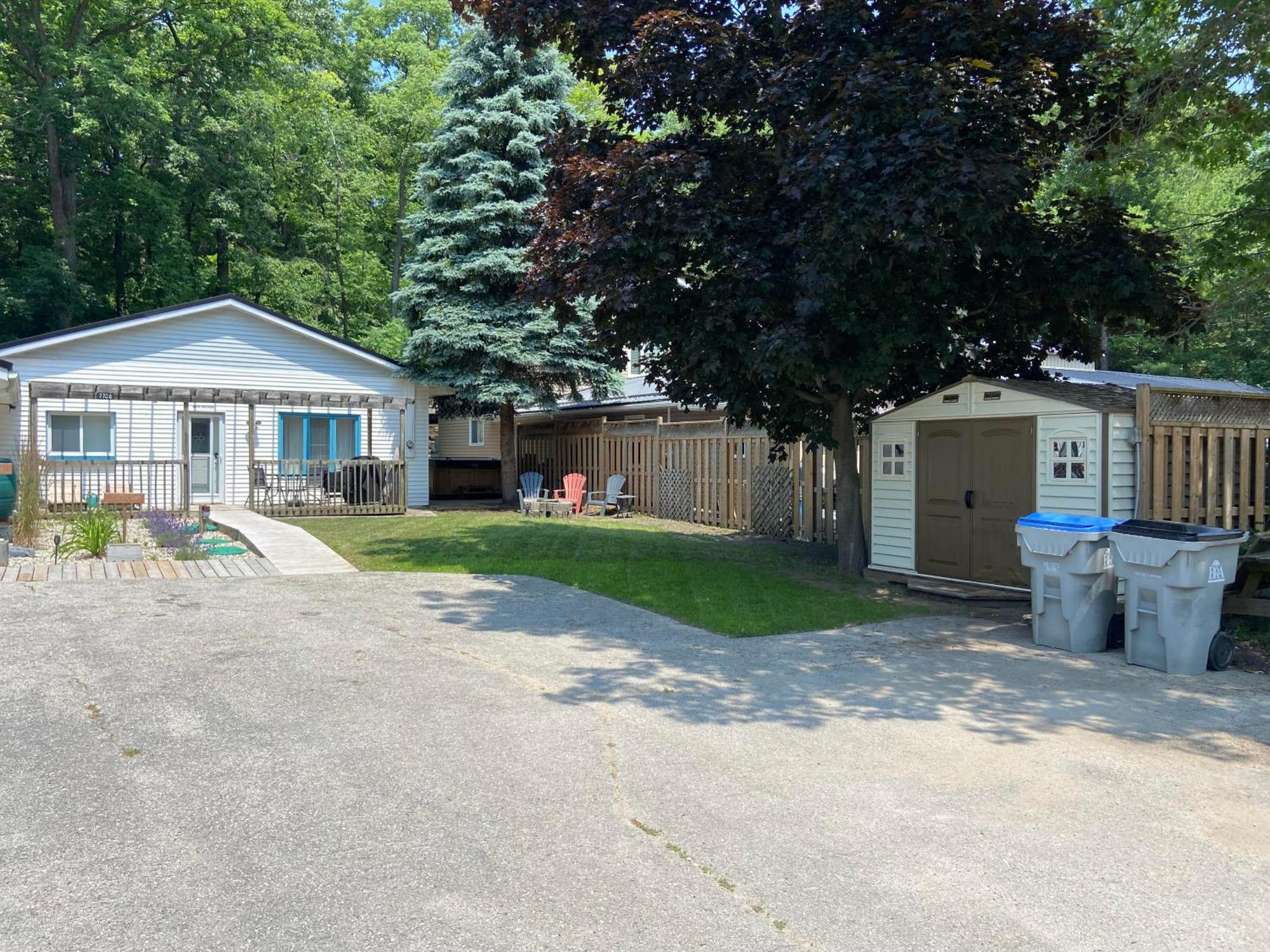 Cozy Cottage Retreat Lambton Shores Εξωτερικό φωτογραφία